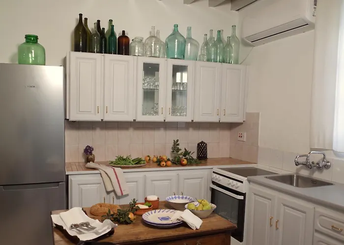 Ample Places * بانو يفكارا